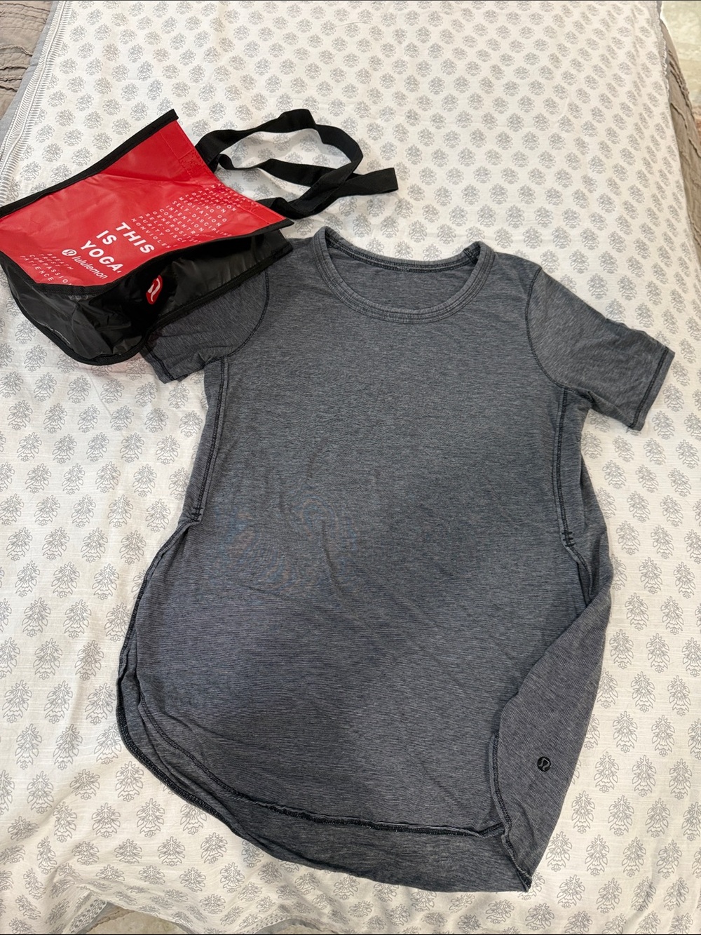 Lululemon athletica Short Sleeve Heather Gray Tee